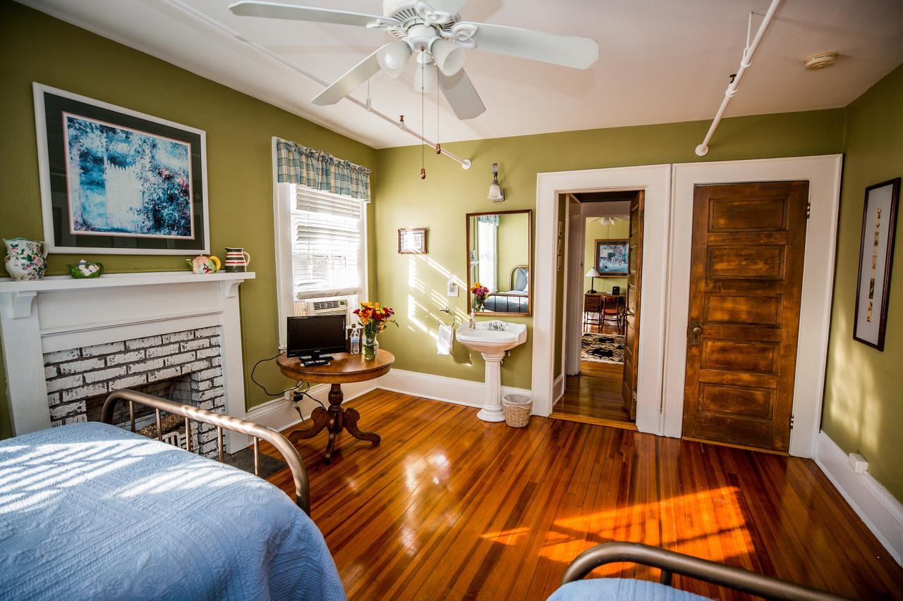 The Henderson Hendersonville Exterior foto